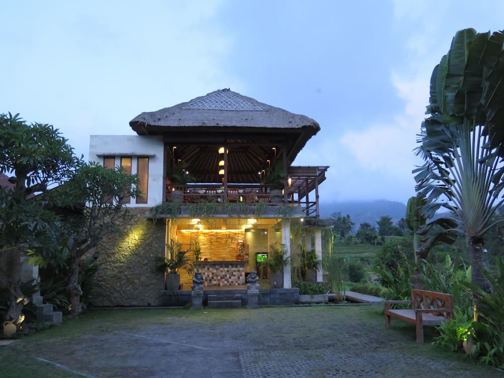 Sawah Indah Villa — photo 1 of 102