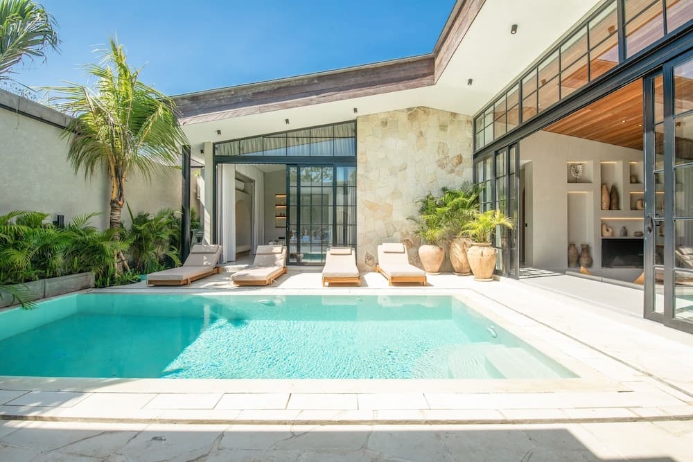 Villa Serai 5br to the Beach — photo 1 of 39