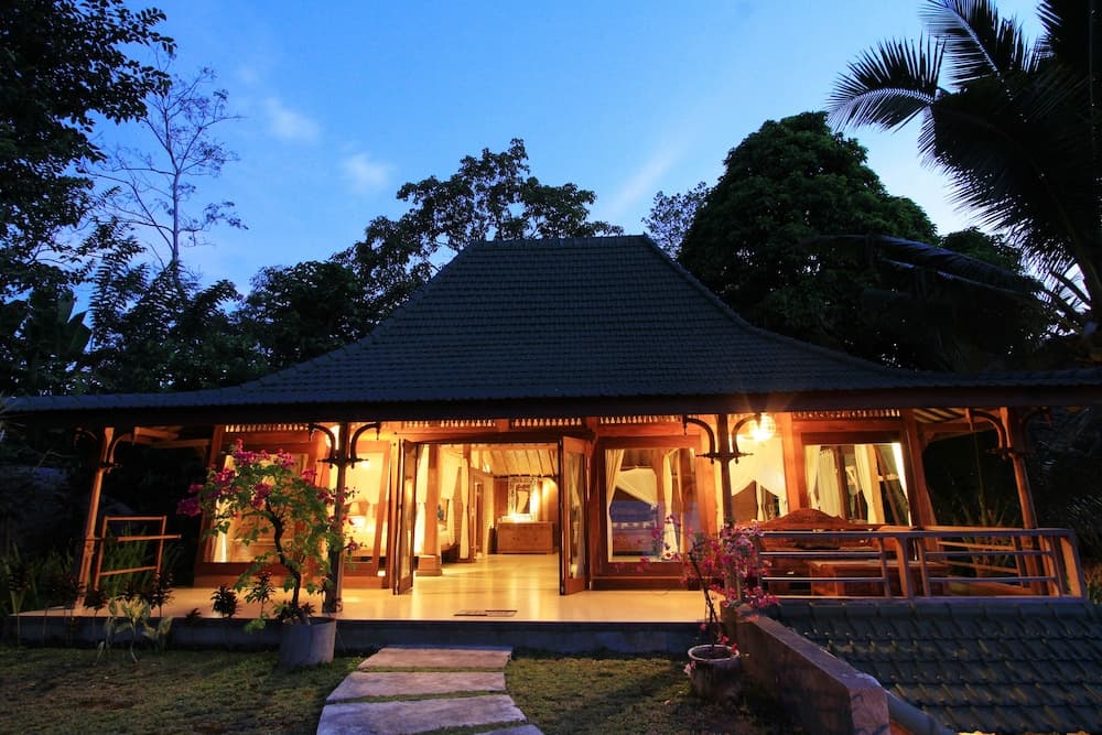 Abian Ayu Villa — photo 1 of 34