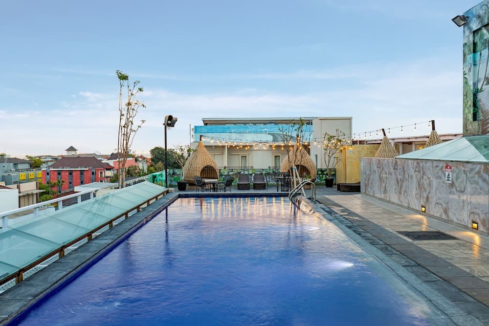 Boss Legian Hotel Powered by Archipelago — photo 1 of 41