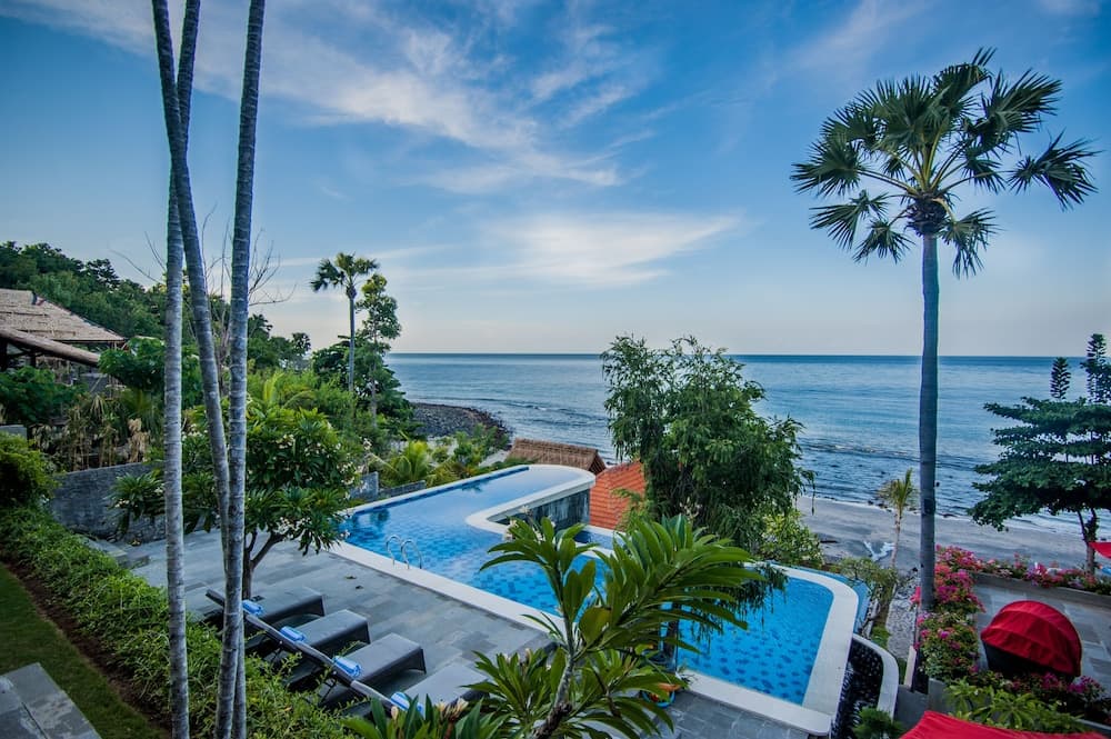 Ibus Beach Hotel — photo 1 of 38