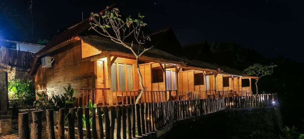 Malibu Huts — photo 1 of 1