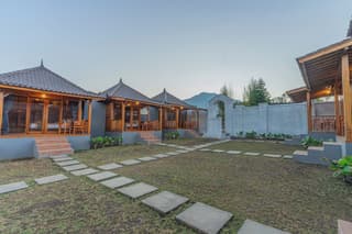D Sila’s Tepi Danu Villas Kintamani & Natural hot spring