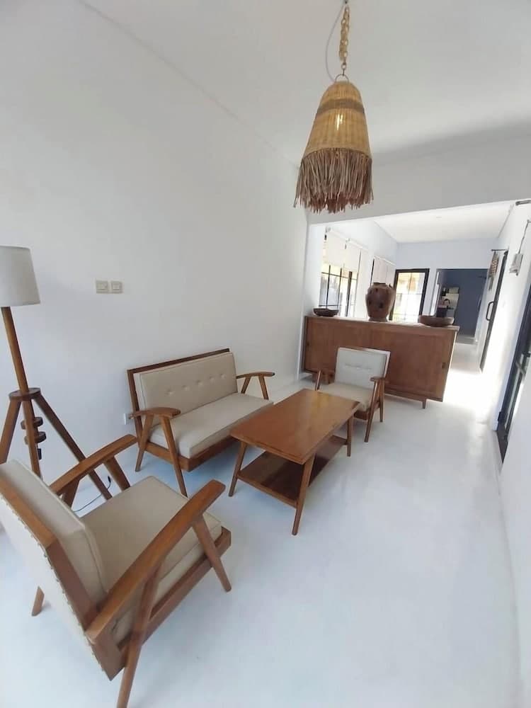 Double D Guesthouse and Villa — photo 1 of 26