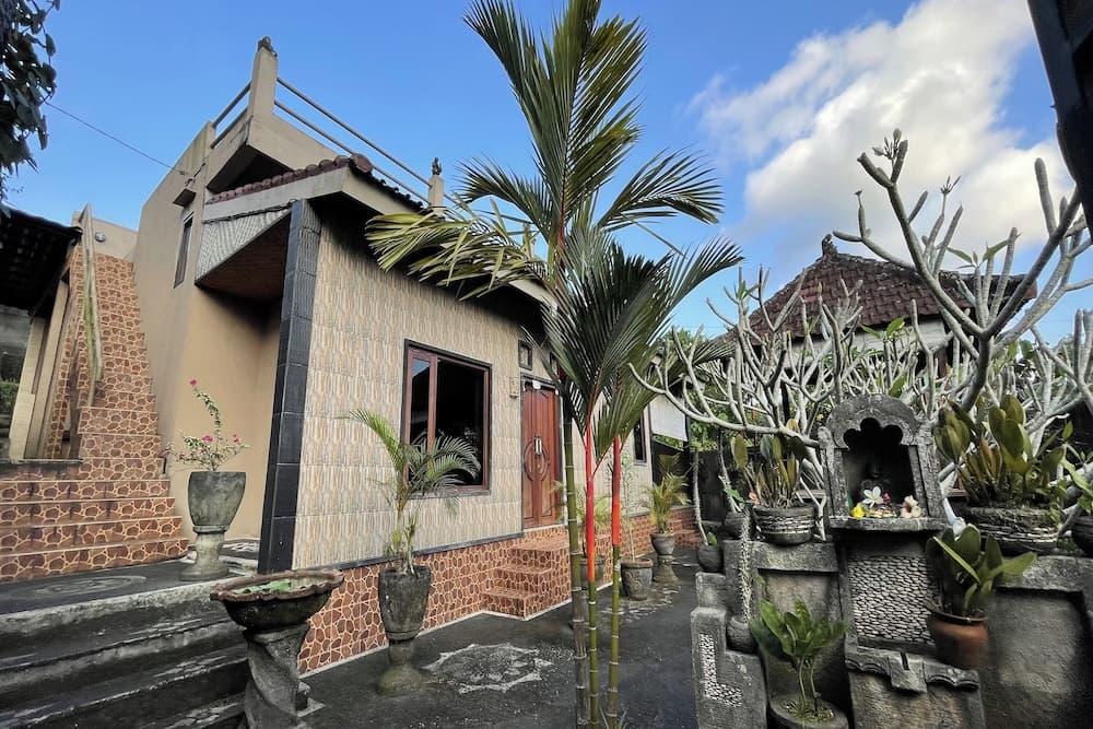 Mongan Homestay Beside The Belulang Hot Spring — photo 1 of 81