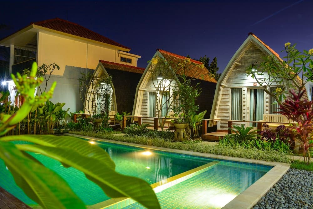 Lavella Villa's — photo 1 of 42