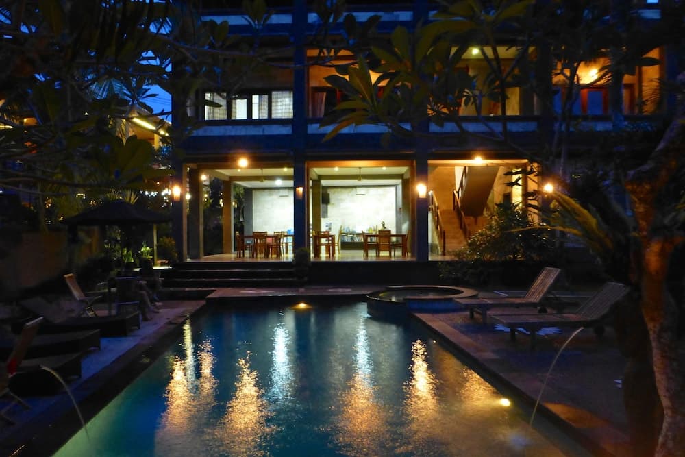 Wenara Bali Bungalow — photo 1 of 65