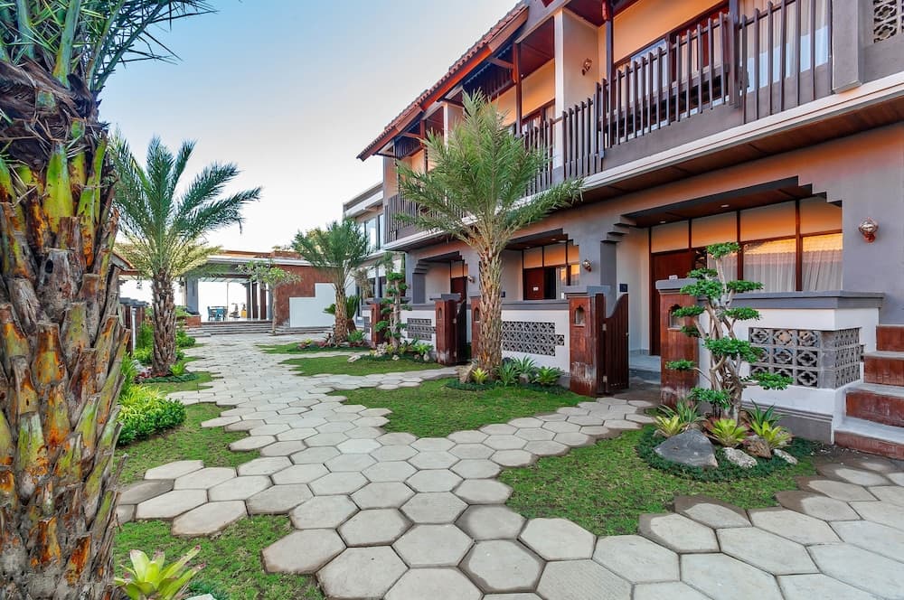 Lovina Beach Club & Resort — photo 1 of 1