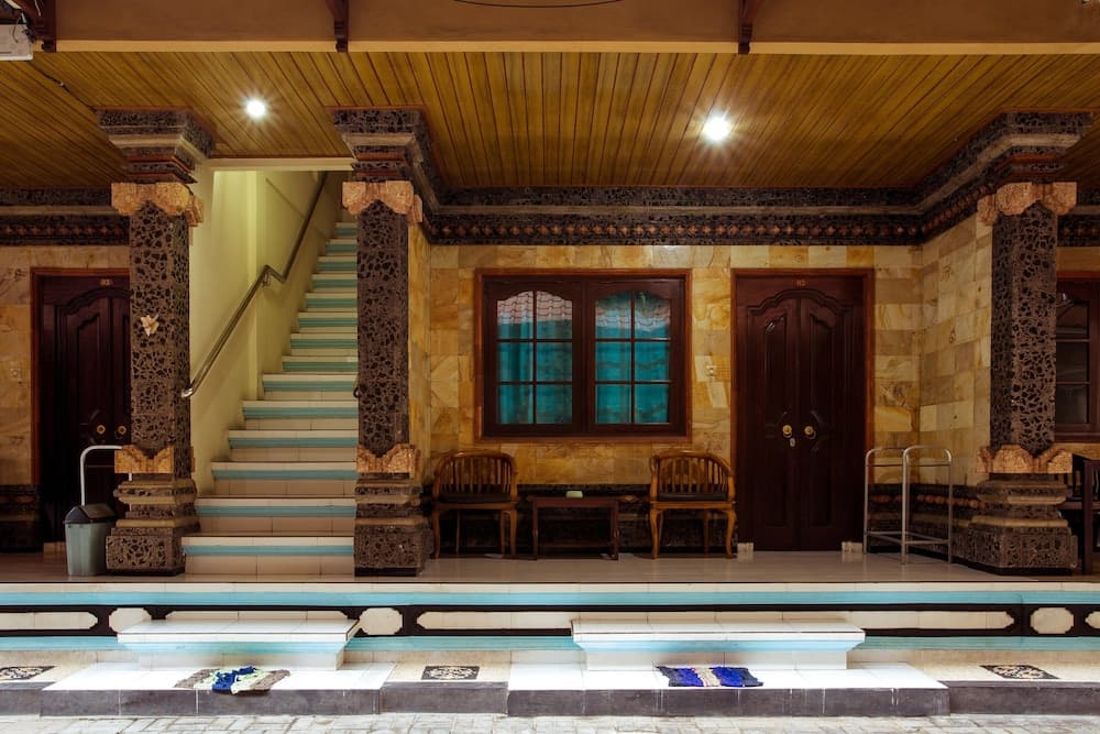 Segara Sadhu Inn Kuta by ecommerceloka — photo 1 of 1