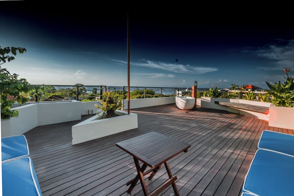 Samstiti Pool Suites Bingin Beach — photo 1 of 46