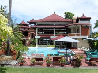 Puri Naga Beachfront Cottages