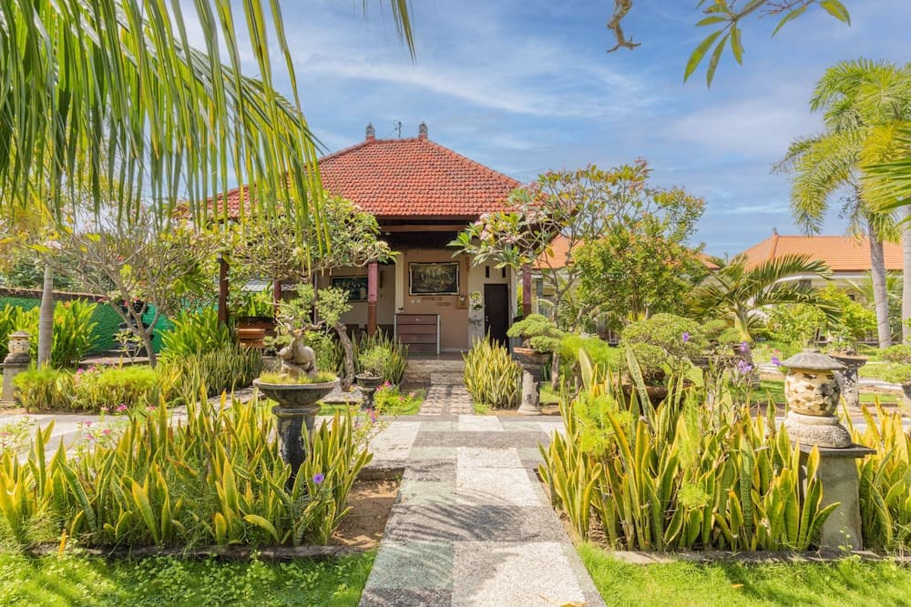 Favorit Bungalows — photo 1 of 53