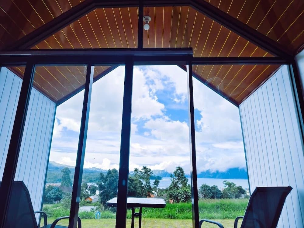 Royal Indah Cabin — photo 1 of 14