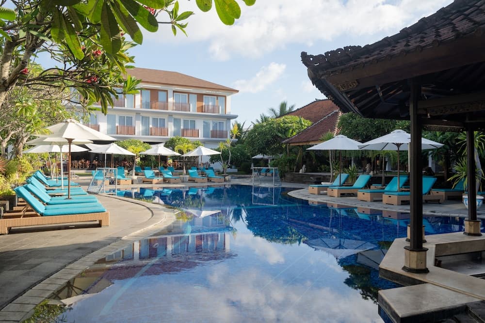 Kuta Beach Club Hotel — photo 1 of 54
