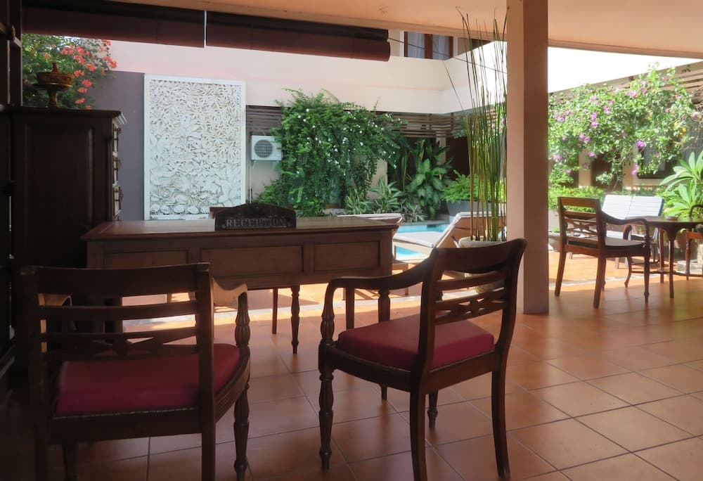 Balira Airport Hotel — photo 1 of 27