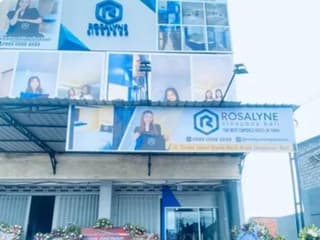 Rosalyne Sleepbox Denpasar Bali