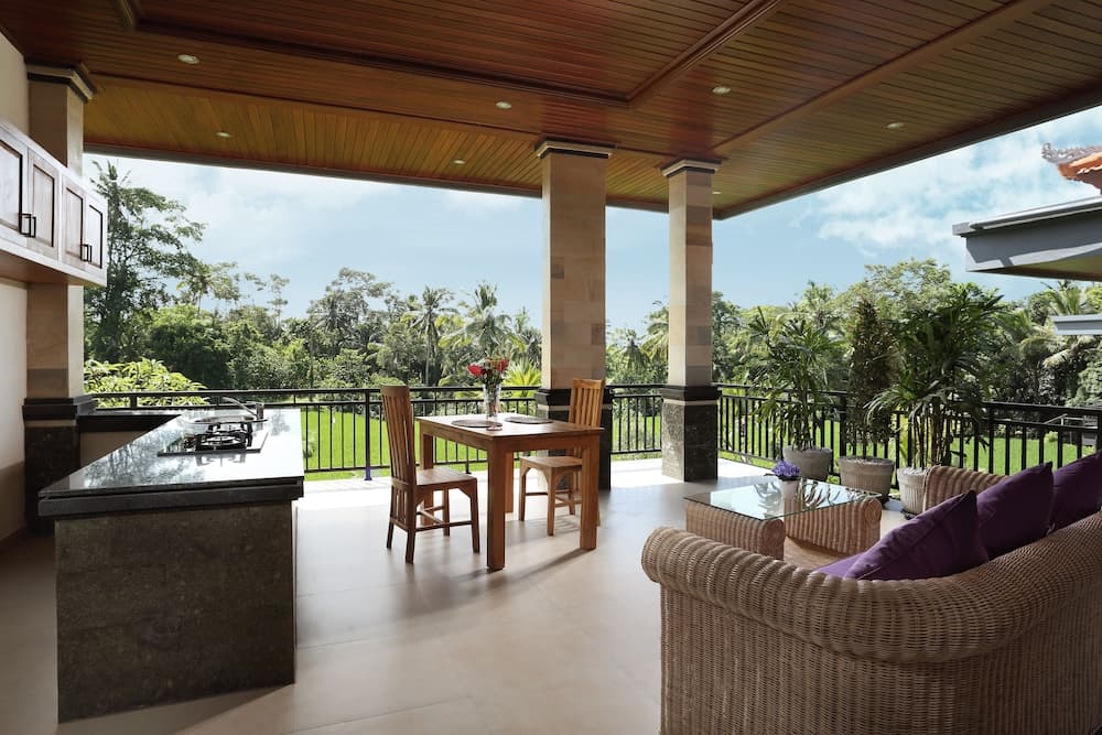 Dewi Sri Private Villa — photo 1 of 22