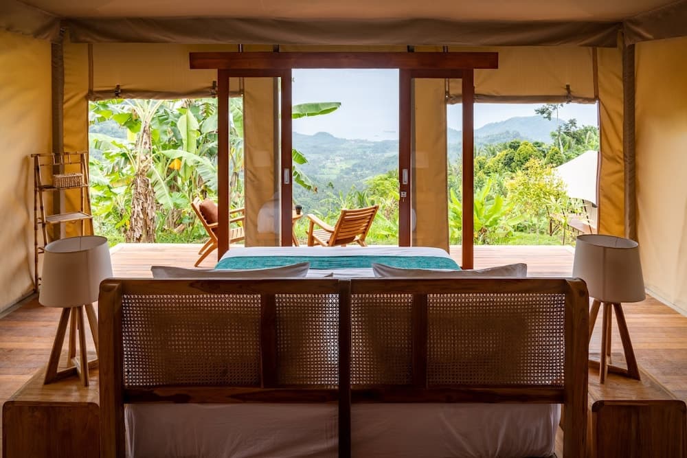 Kaura Bali — photo 1 of 10