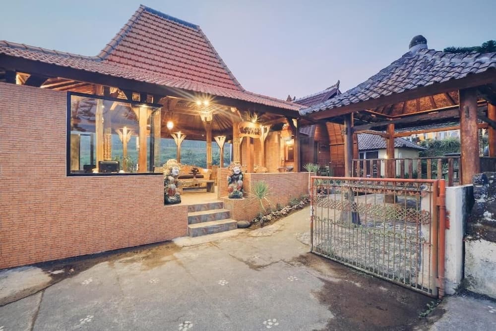 Tunjung Sari Villa Bedugul — photo 1 of 60