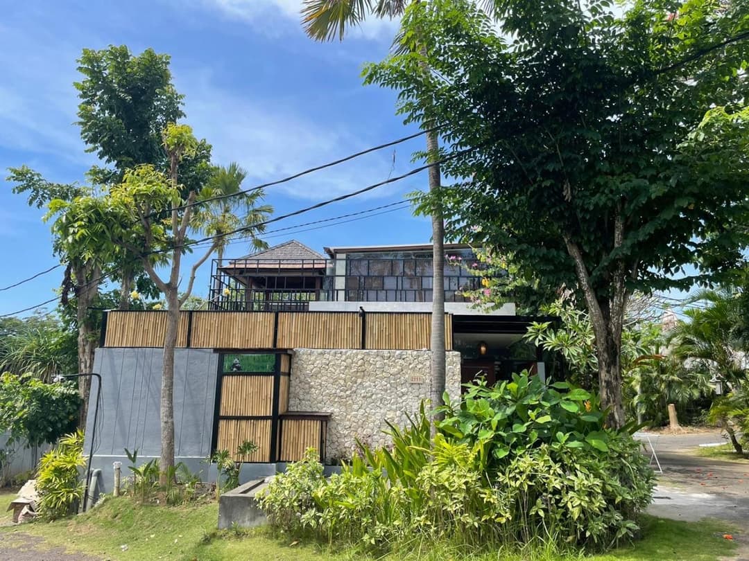 Modern Balinese Villa with Scenic View — photo 1 of 14