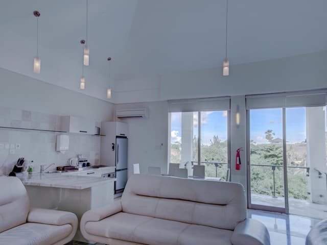 Three-Bedroom Suite with Well Equipped - Kitchenette