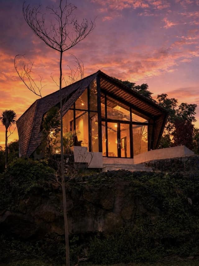 Suite with Lake View