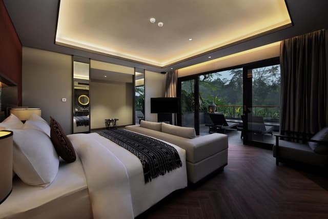 Suite with Balcony