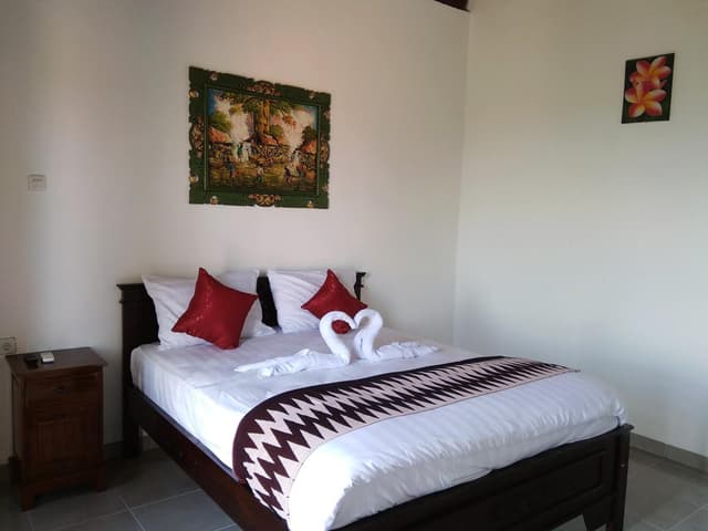 Deluxe Double Room (2 Adults + 1 Child)