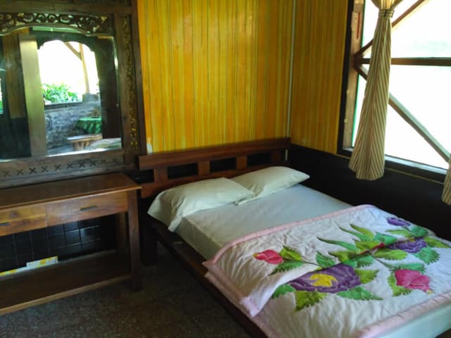 Family Room with Garden View