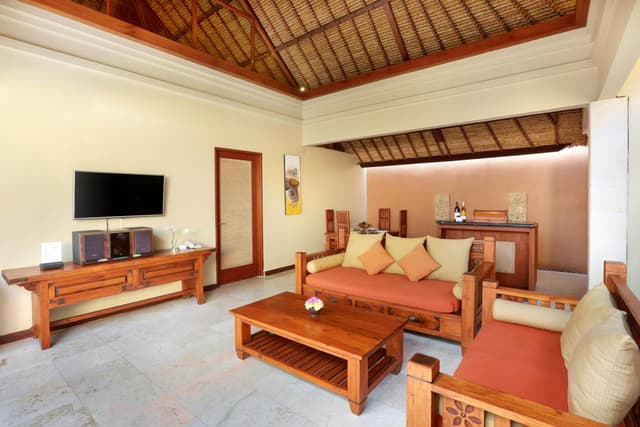 Villa with Massage