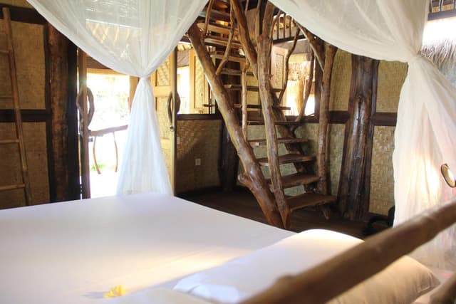 Family Bungalow ( 6 Adult )
