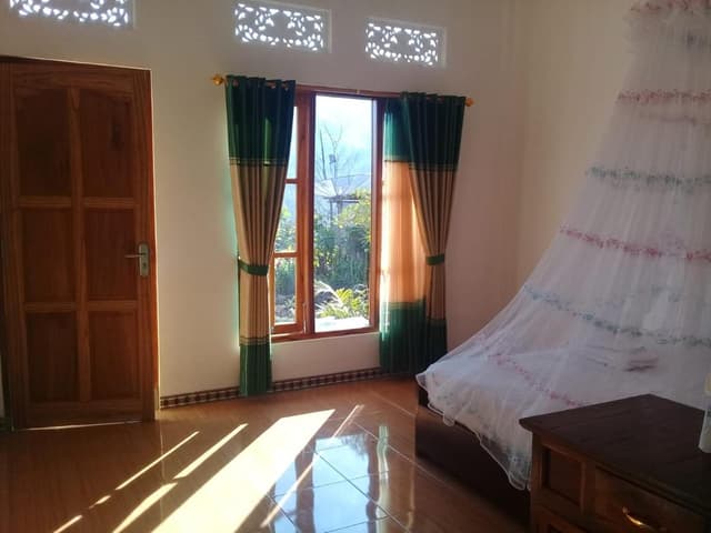 Queen Room with Garden View