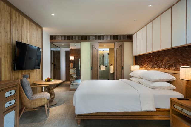 Deluxe King Room - Club Access