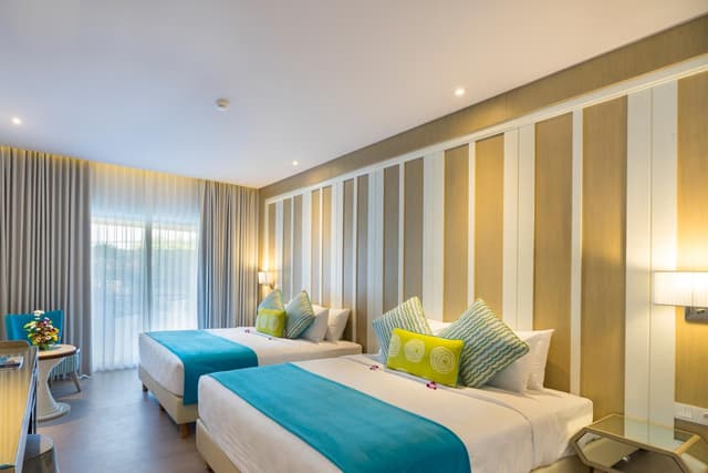 Family Studio (2 Queen Beds)