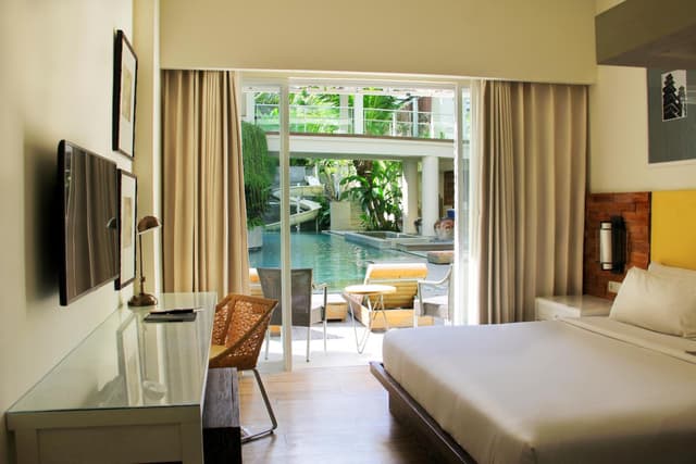 Deluxe Double Pool Access Room