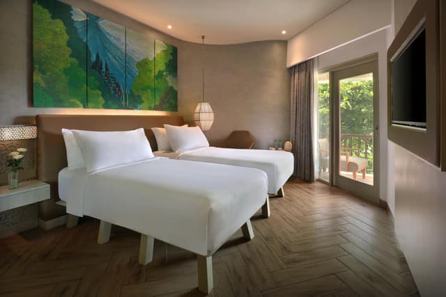 Deluxe Twin Room with Balcony and Free Benefit