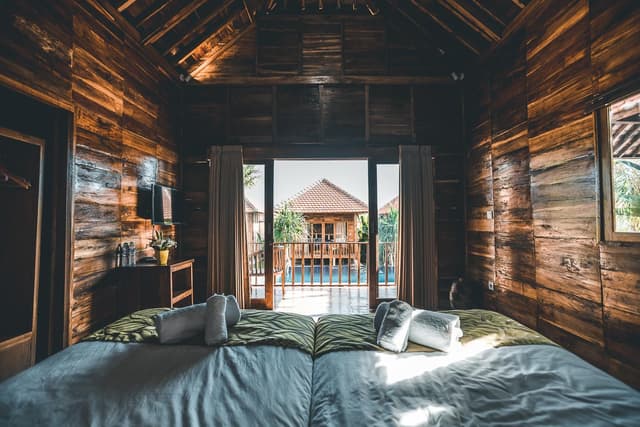 Wooden Bungalow (King Size)