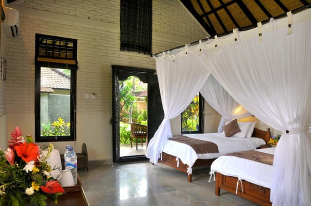 Bungalow (2 Adults)