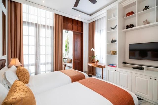 Club Deluxe Room