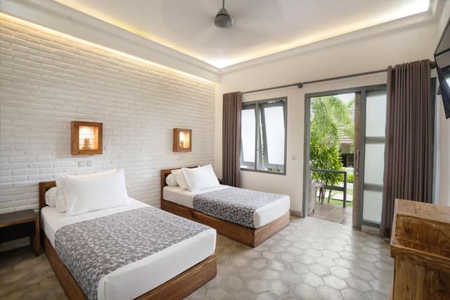 Standard Twin Room