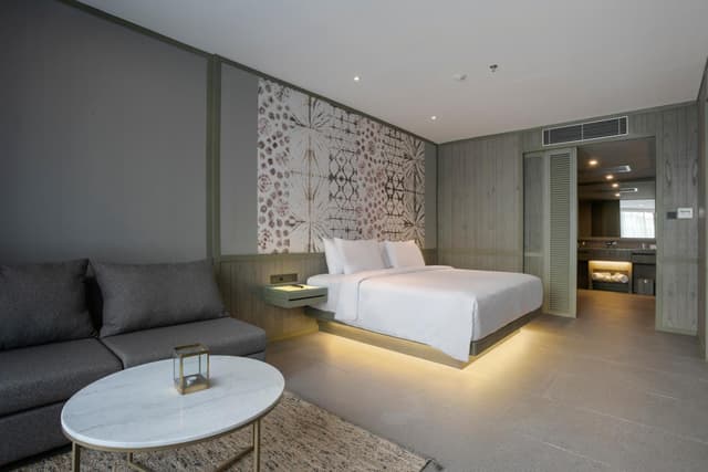 Special Offer - Suite with Bathtub and Gourmet Breakfast at Tea Room