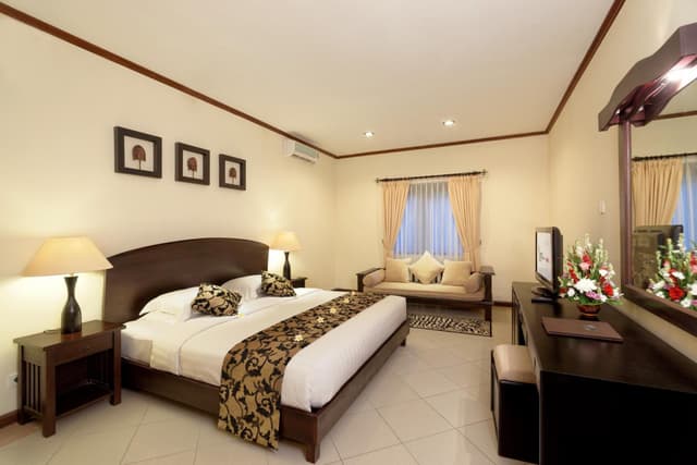 Suite with Garden View