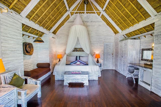 Superior One-Bedroom Huts with Garden View