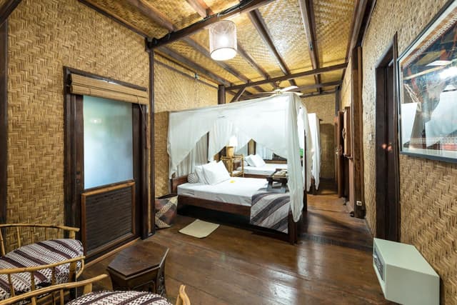 Superior Twin Room with Private Bathroom