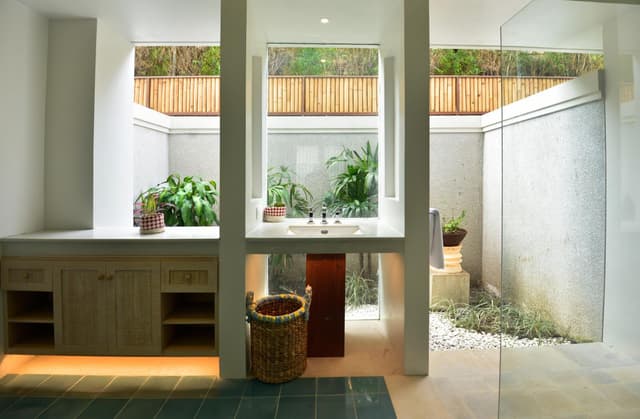 One-Bedroom Suite with Balcony