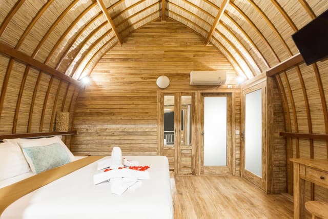 Double Room with Balcony and Sea View