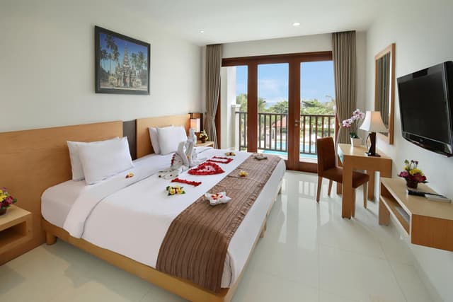 Deluxe Pool View with Free Benefit