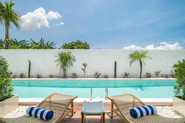 Deluxe Suite, Pool View