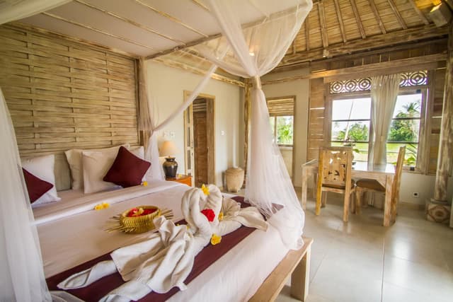 Shocking Deal - Suite Wooden Room And Free Benefit
