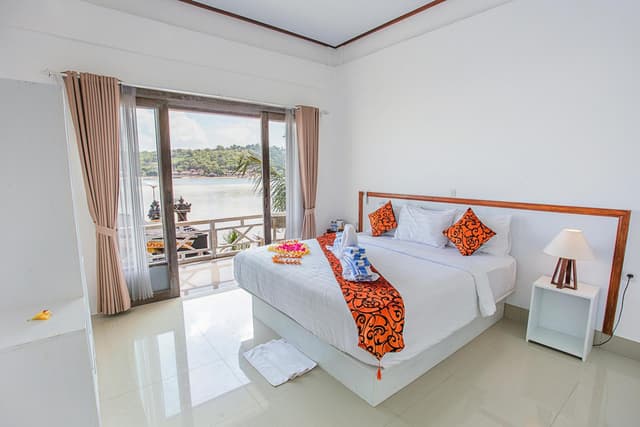 Deluxe Double Room with Balcony and Sea View